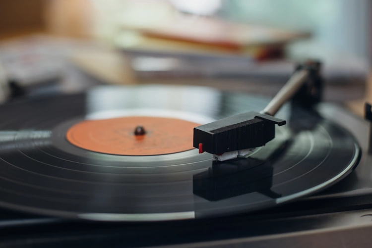 Vinyl vs. Digital: The Great Debate on Sound Quality and Music Listening Experience